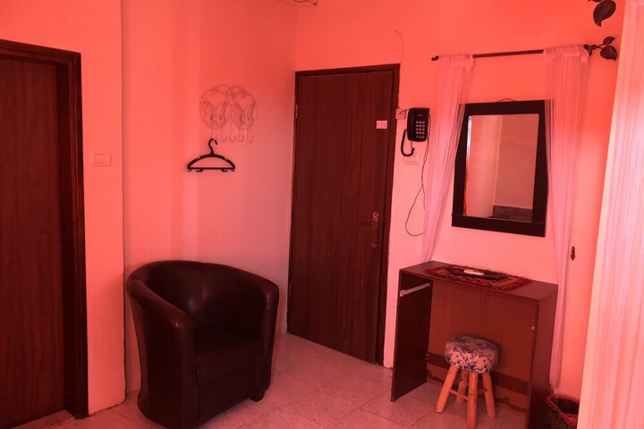 Room 16 of 50