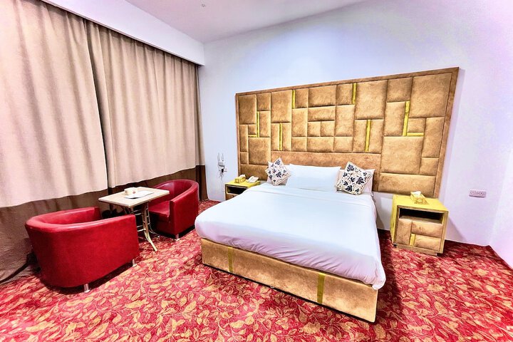 Room 9 of 29
