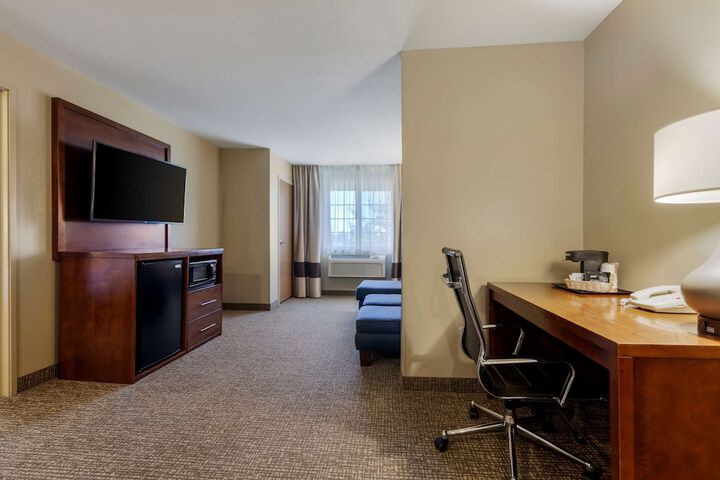 1 King Bed Suite (8 of 8)