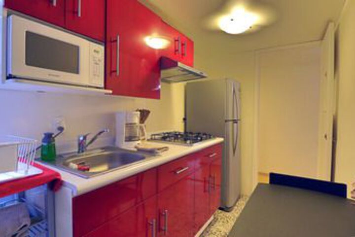 Room 5 of 16
