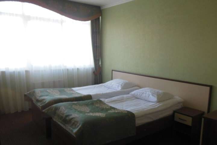Room 12 of 25