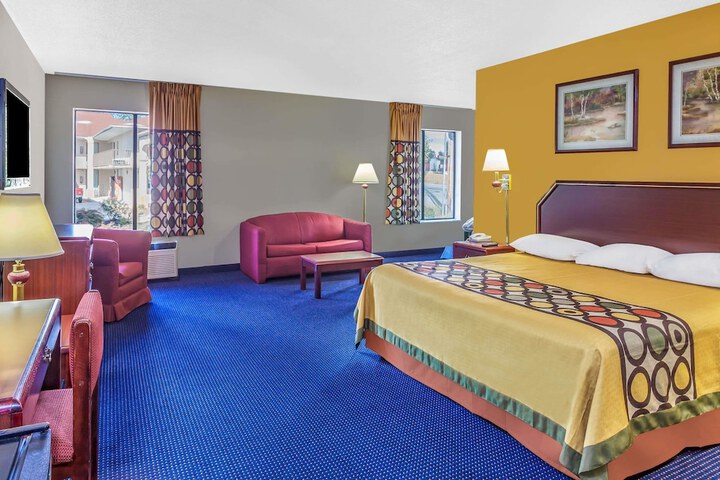 1 King Bed Mobility Accessible (10 of 16)