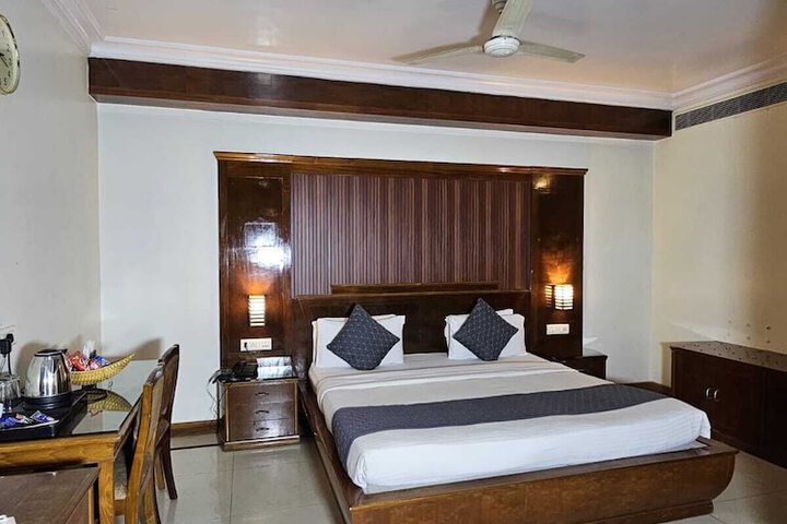 Room 32 of 41