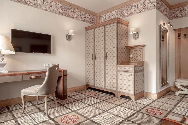 Room 18 of 94