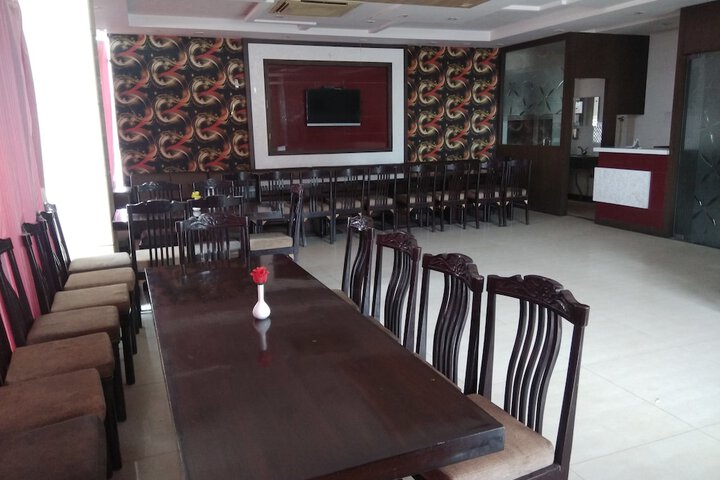 Dining 17 of 21