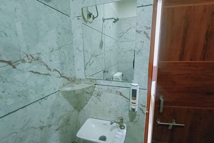 Room 26 of 39