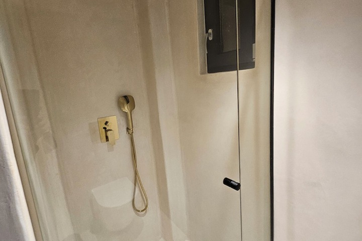 Room 75 of 113