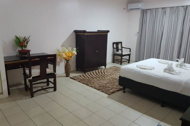 Room 7 of 30