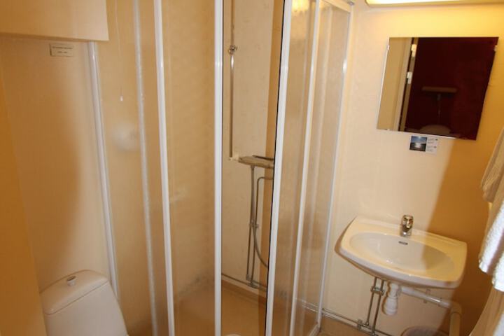Room 18 of 31