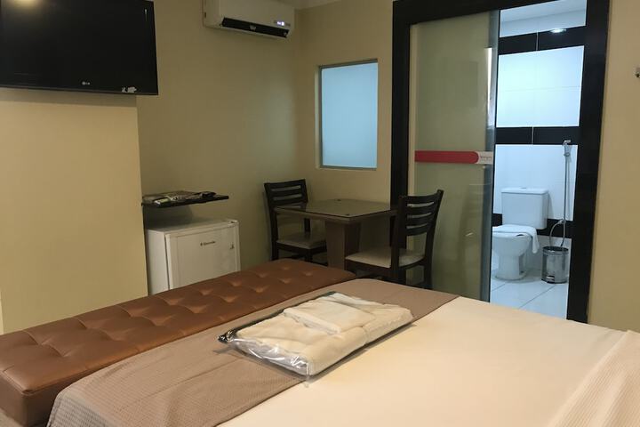 Room 16 of 80