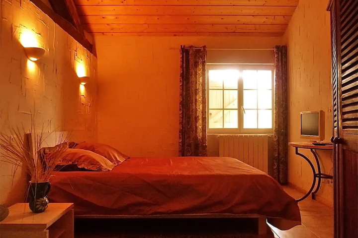 Room 4 of 14