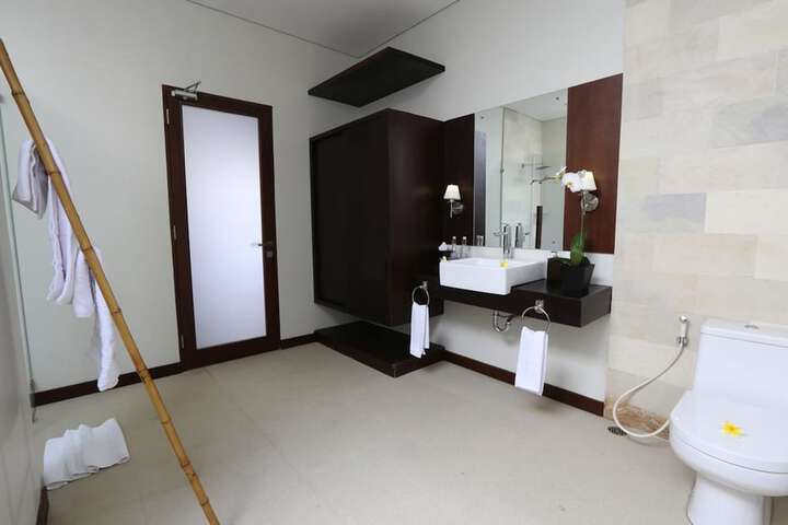 Room 30 of 67