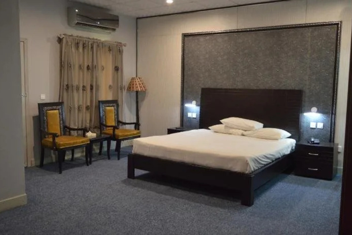Room 6 of 29