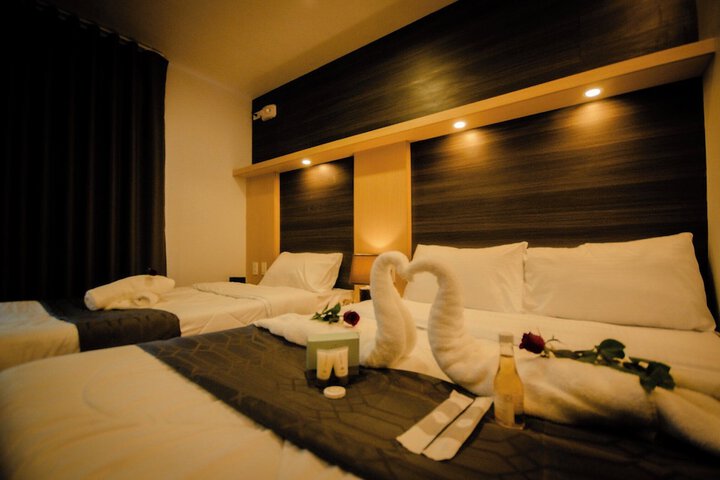 Room 10 of 19