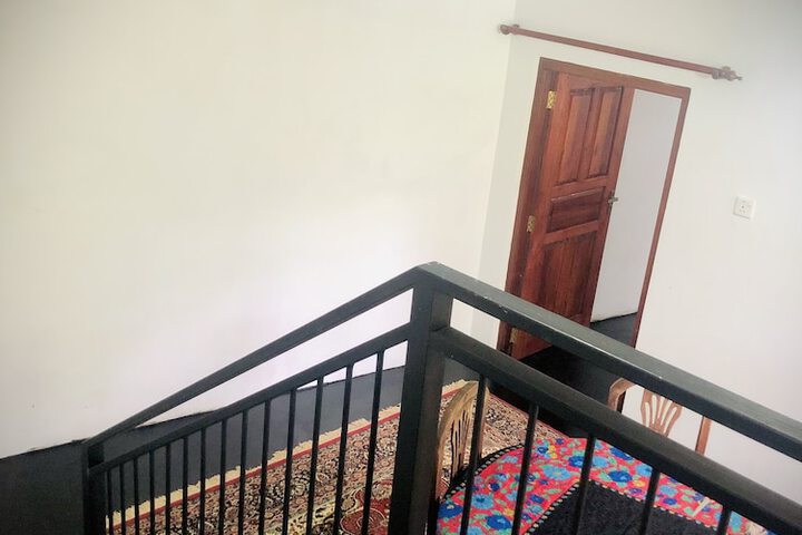 Room 16 of 33