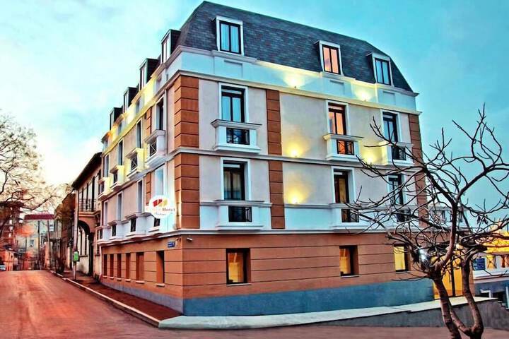 Hotel 79 of 79