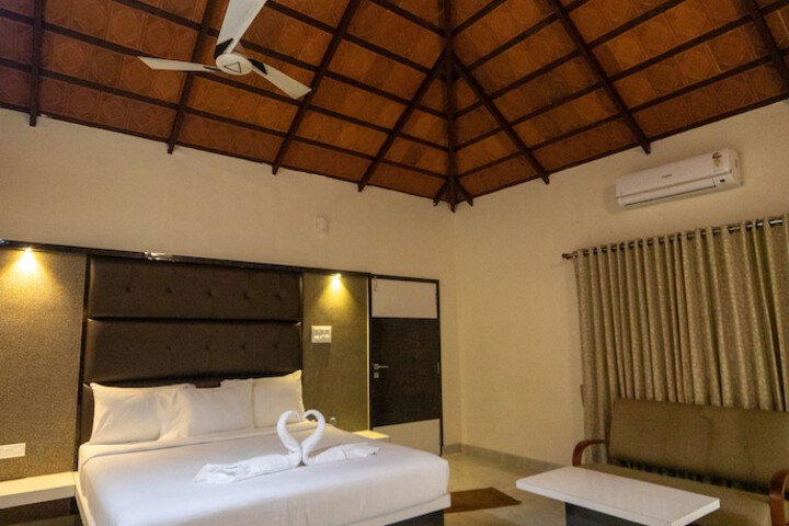 Room 42 of 102