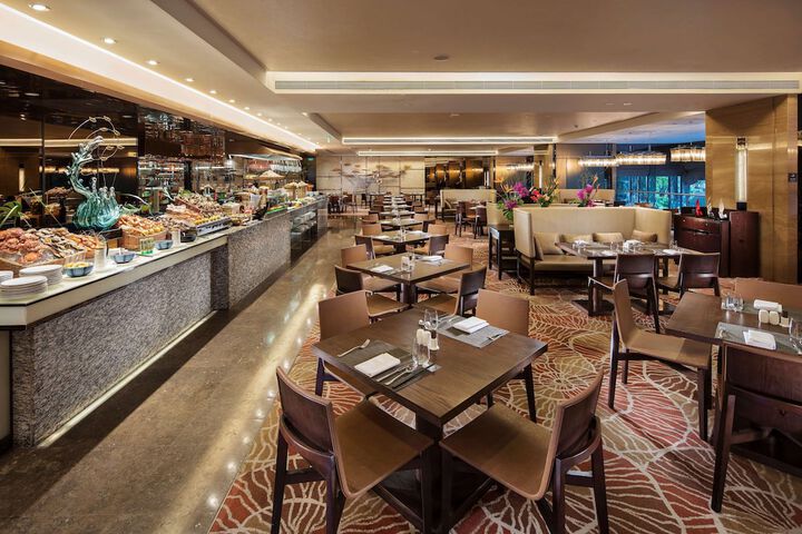 Dining 75 of 133