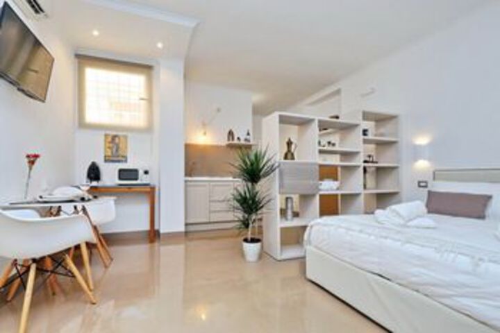 Room 10 of 27