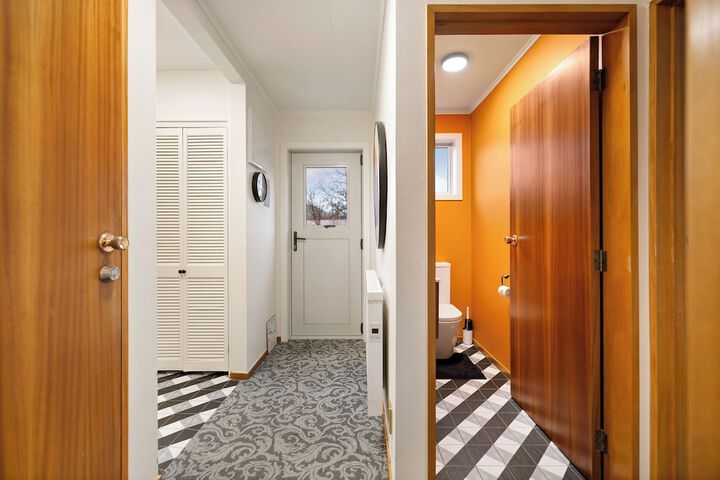 Room 106 of 128