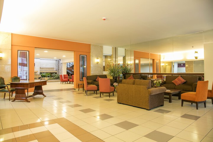 Entrance & Lobby