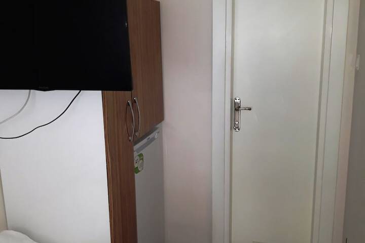 Room 8 of 73