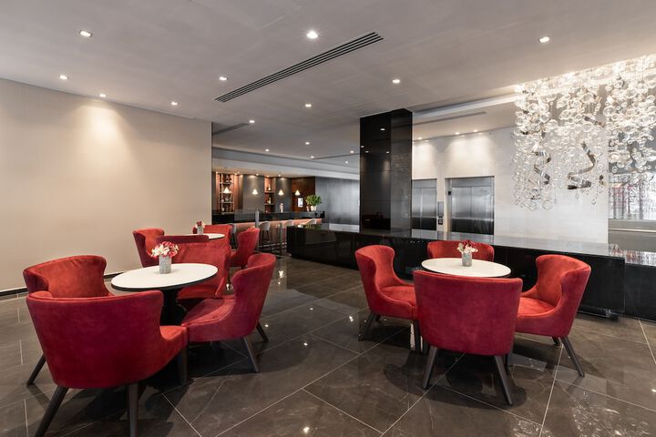 Lounge 61 of 74