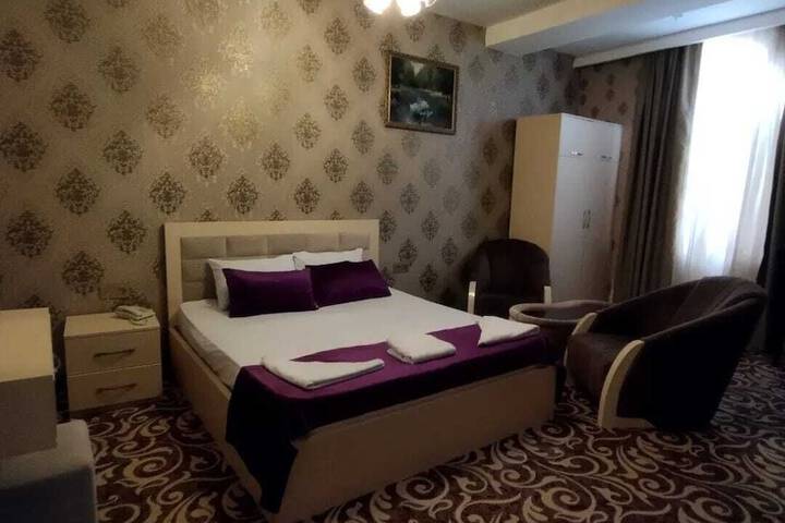 Room 12 of 18