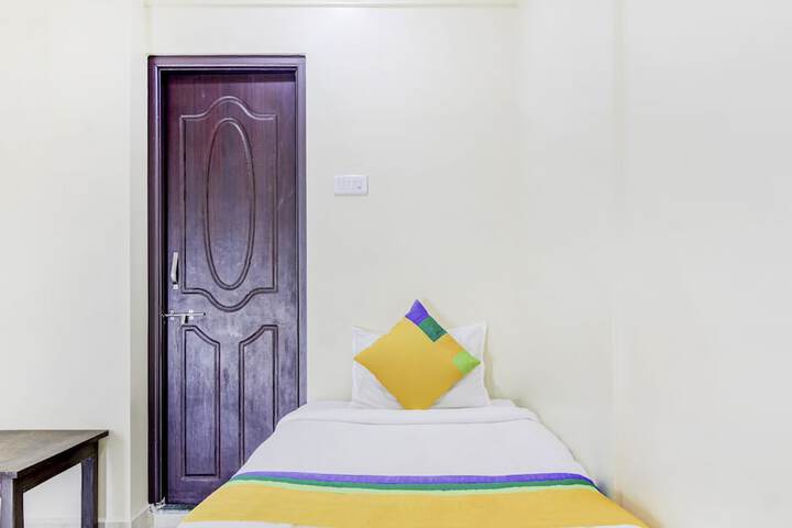 Room 8 of 20