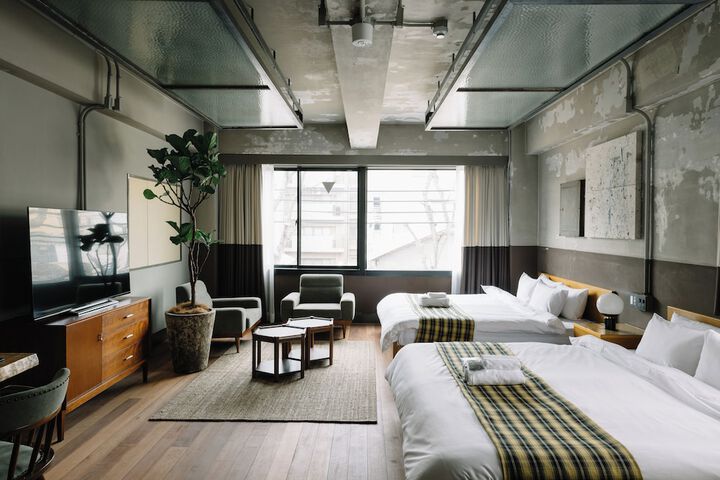 Room 16 of 35