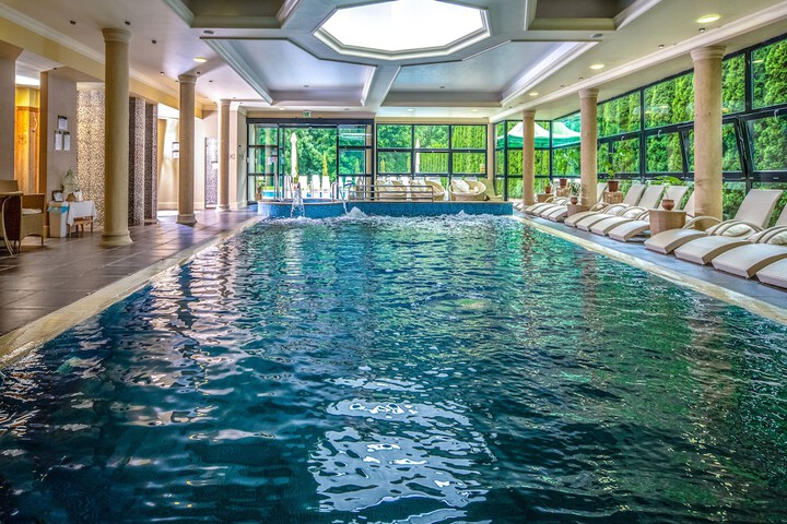 Pool 61 of 115