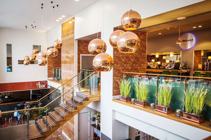 Entrance & Lobby