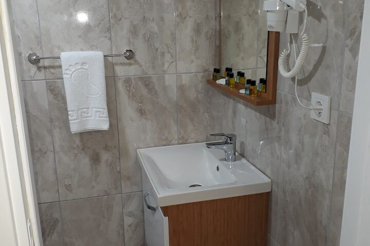 Room 9 of 13