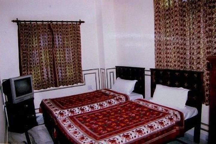 Room 15 of 26