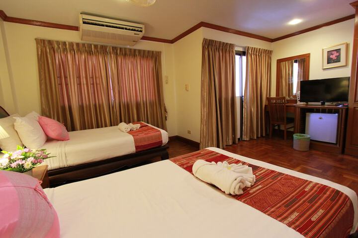 Room 9 of 35