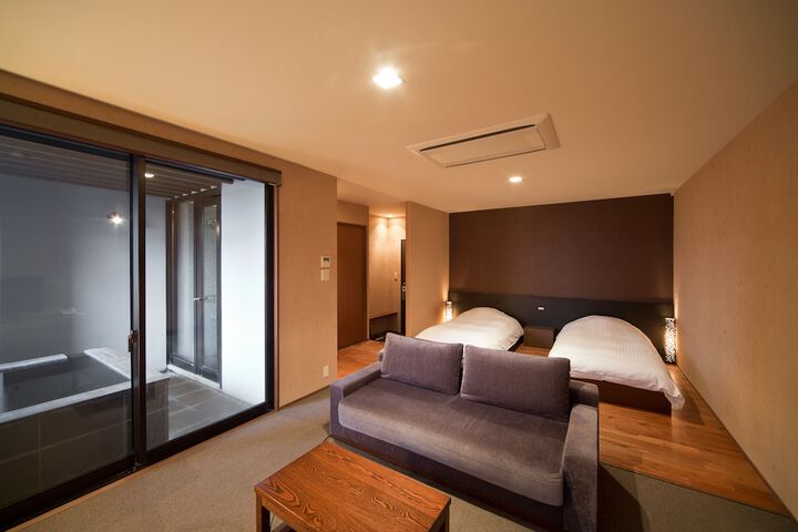 Room 13 of 71