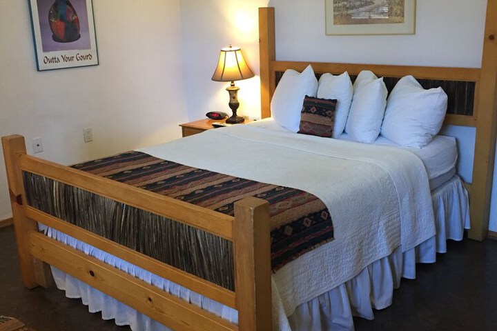 Room 16 of 82