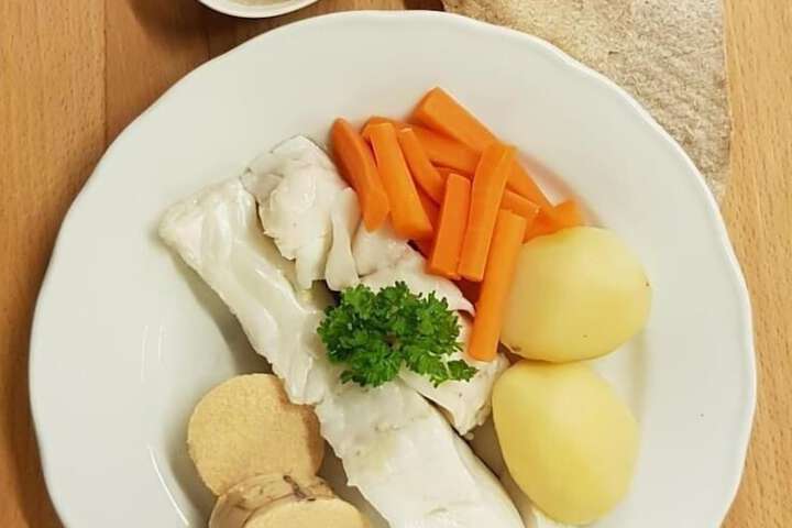 Dining 20 of 24