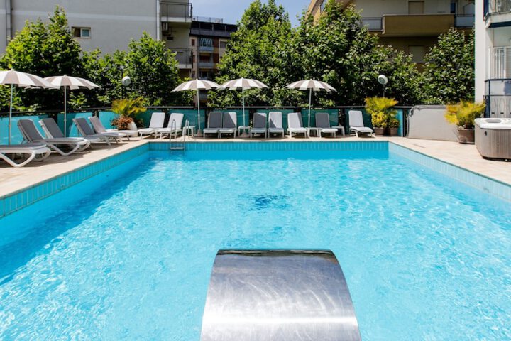 Pool 36 of 76