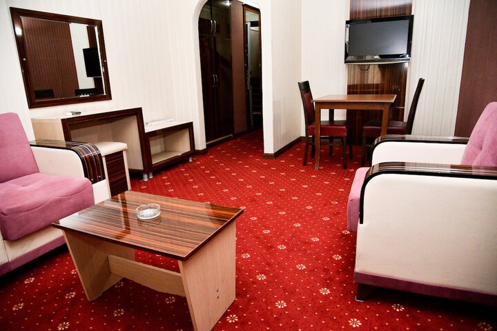 Room 24 of 40