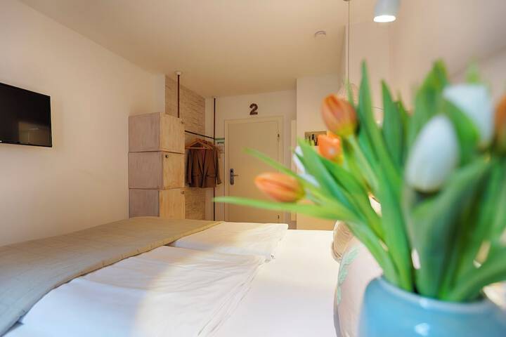 Room 7 of 19