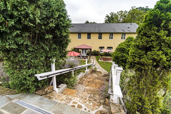 Hotel Exterior 62 of 66