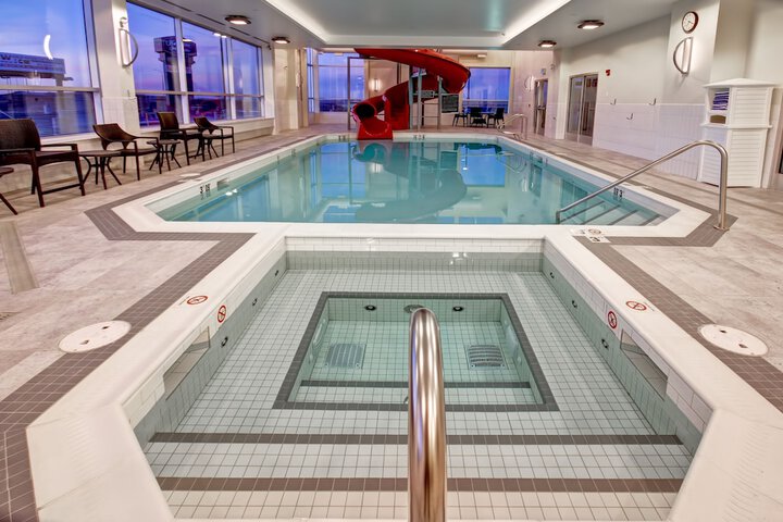 Hotel Pool