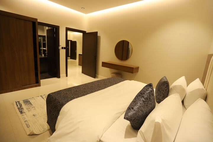 Room 5 of 12