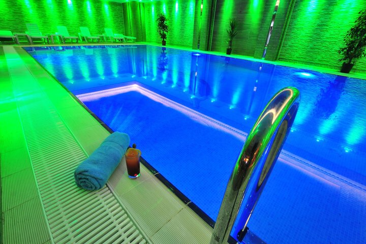 Pool Hotel