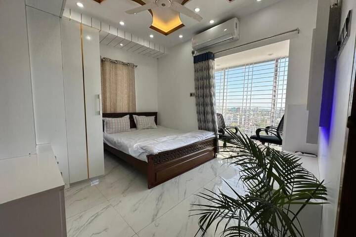 Room 7 of 20