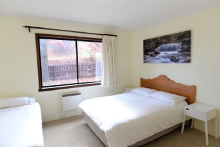 Room 202 of 693