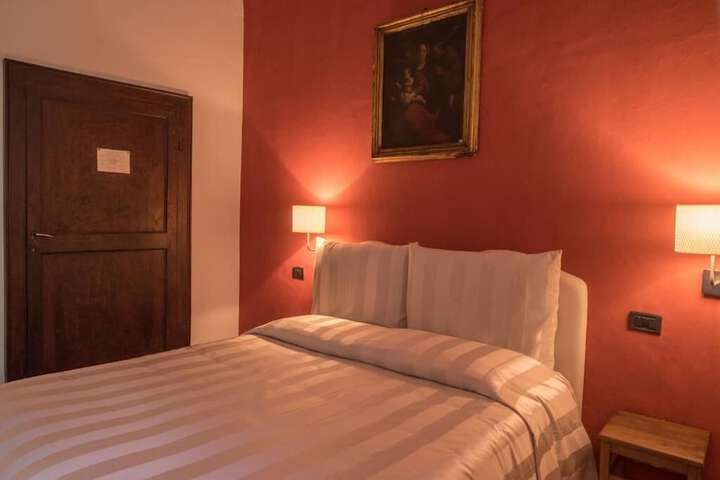 Room 25 of 63
