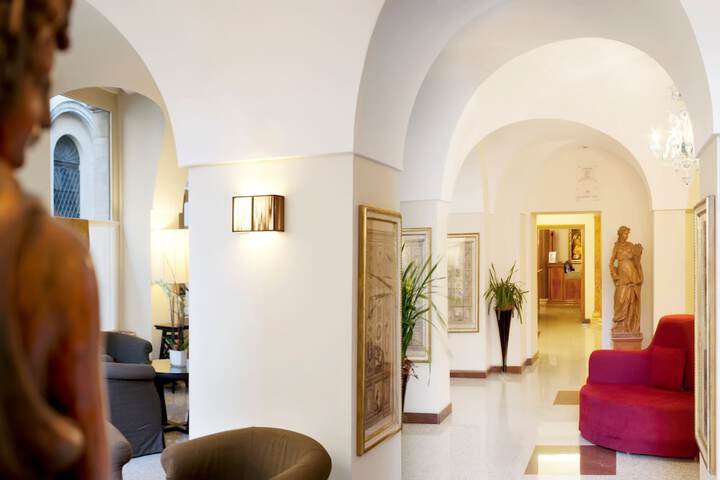 Guest Lobby