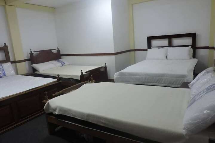 Room 3 of 8